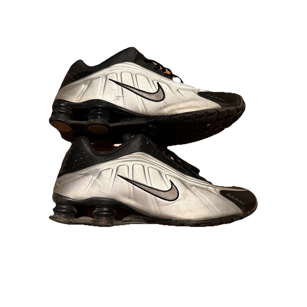Nike Shox R4 Black Silver 104265-045 Men's 11 Low Top Leather Sneaker
